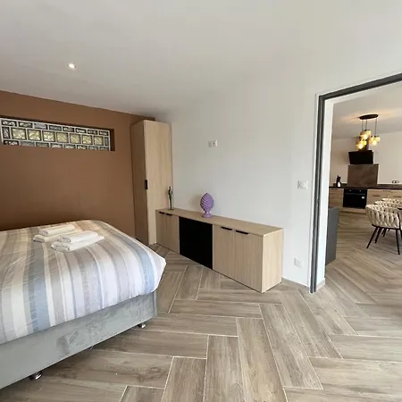 La Petite Saulaie - Proche Circuit 24h - 6 Pers بيت للعطل *